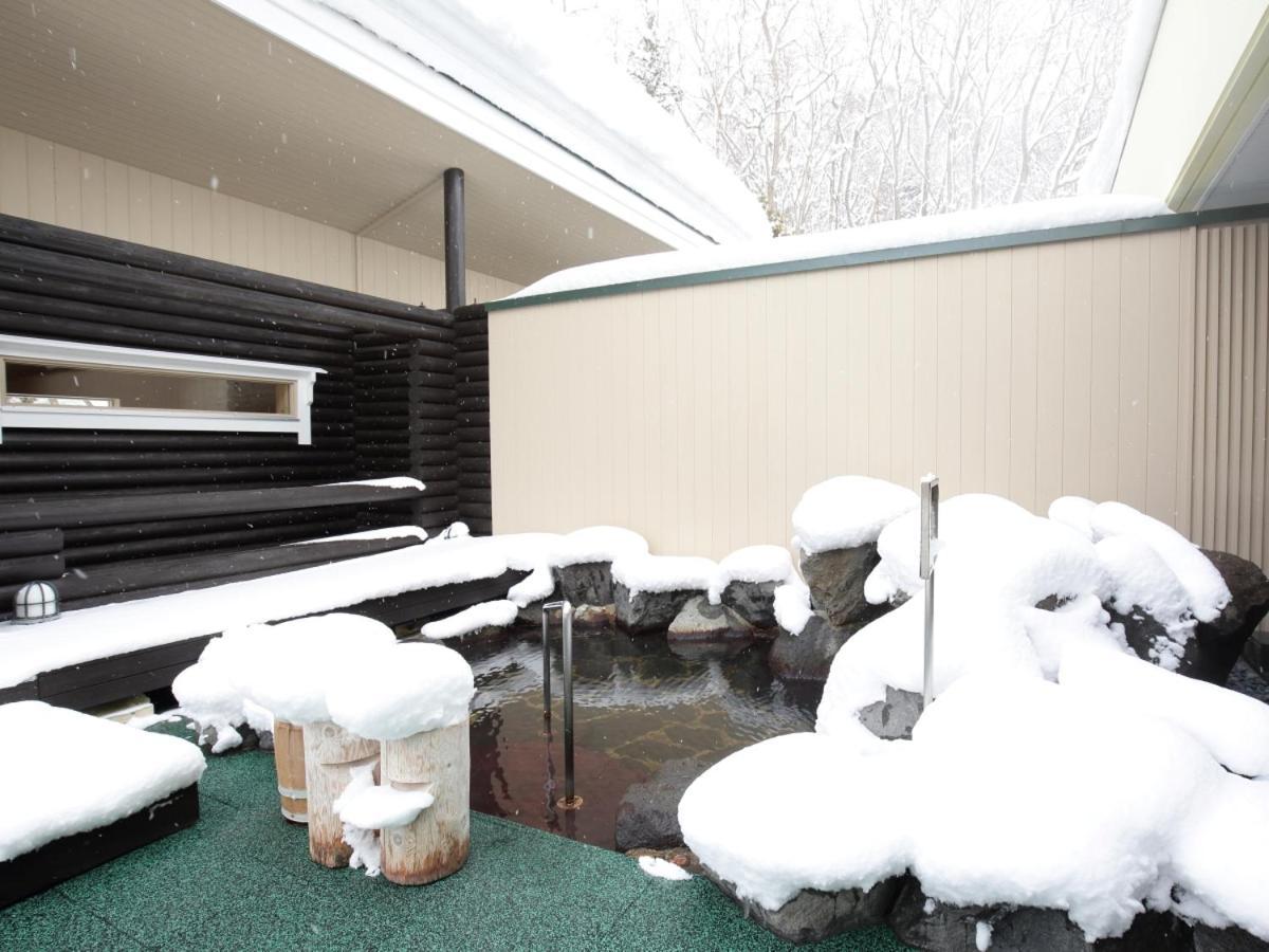 Log Hotel The Maple Lodge Iwamizawa Exterior photo